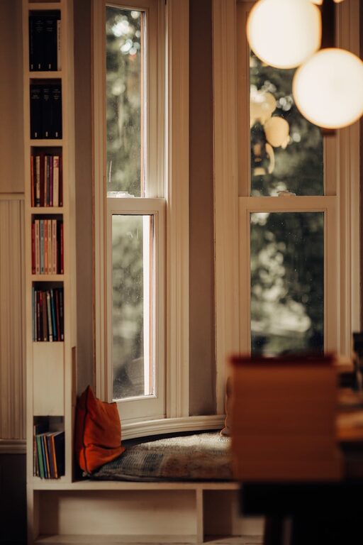 Simple Tips for Creating a Cozy Reading Nook at Home